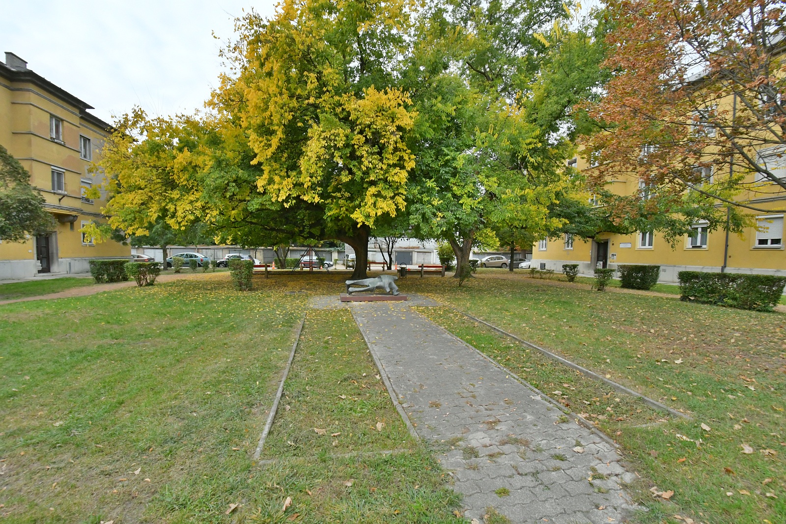 Kezdődik a park felújítása a Prohászka utca 9 és 11 szám között